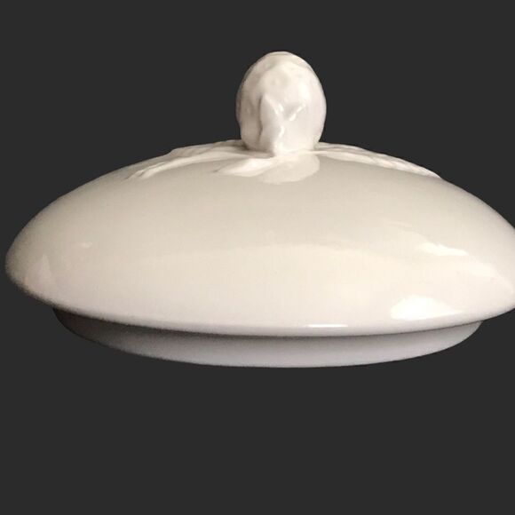 Mikasa English Countryside White LID ONLY for 2Qt Open Handle Covered Casserole - Picture 8 of 15